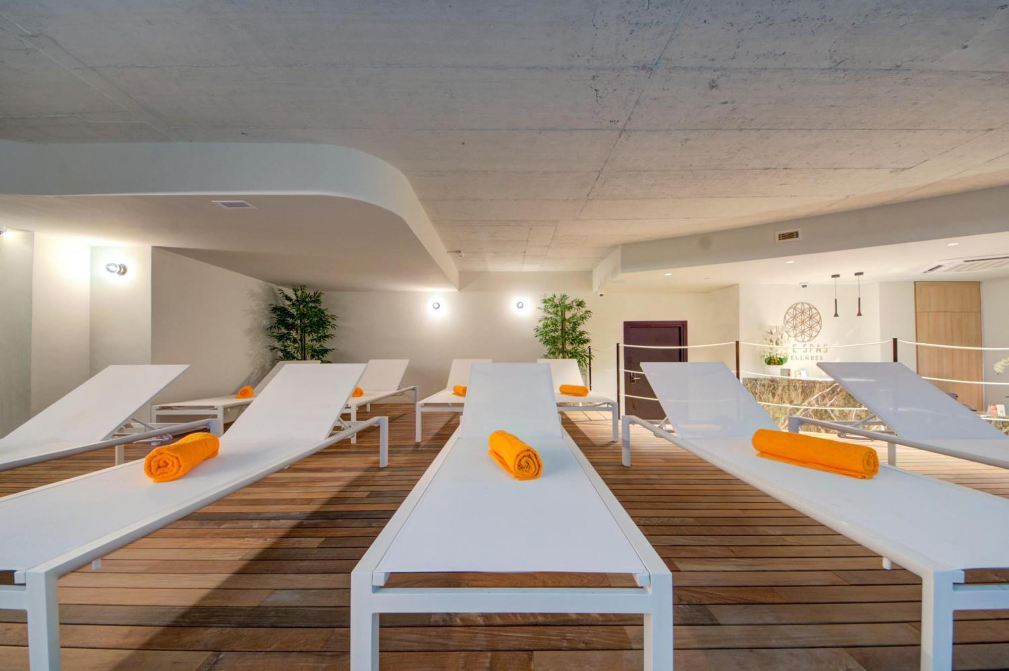 Noru Hotel Malta - Adults Only Hotel San Ġiljan Buitenkant foto